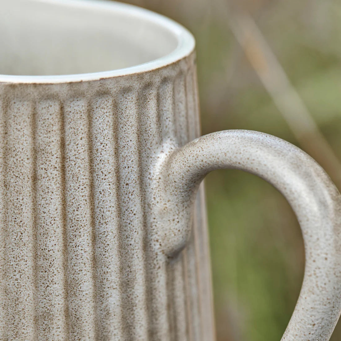 Small ribbed pitcher | Gray/brown color
