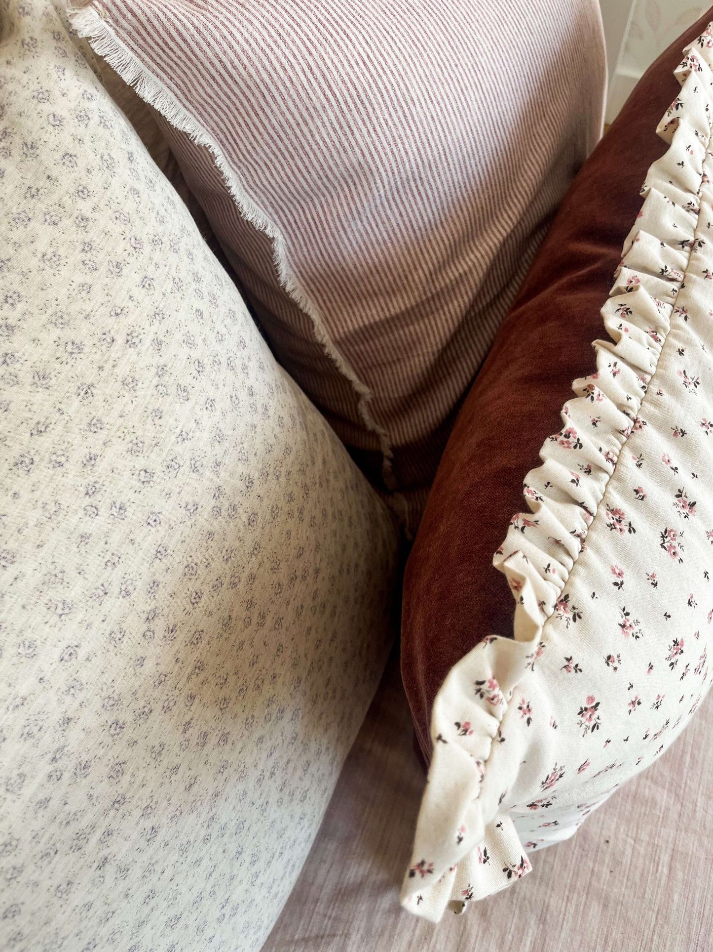 Housse de coussin Lily-Rose réversible | Floral à frisons