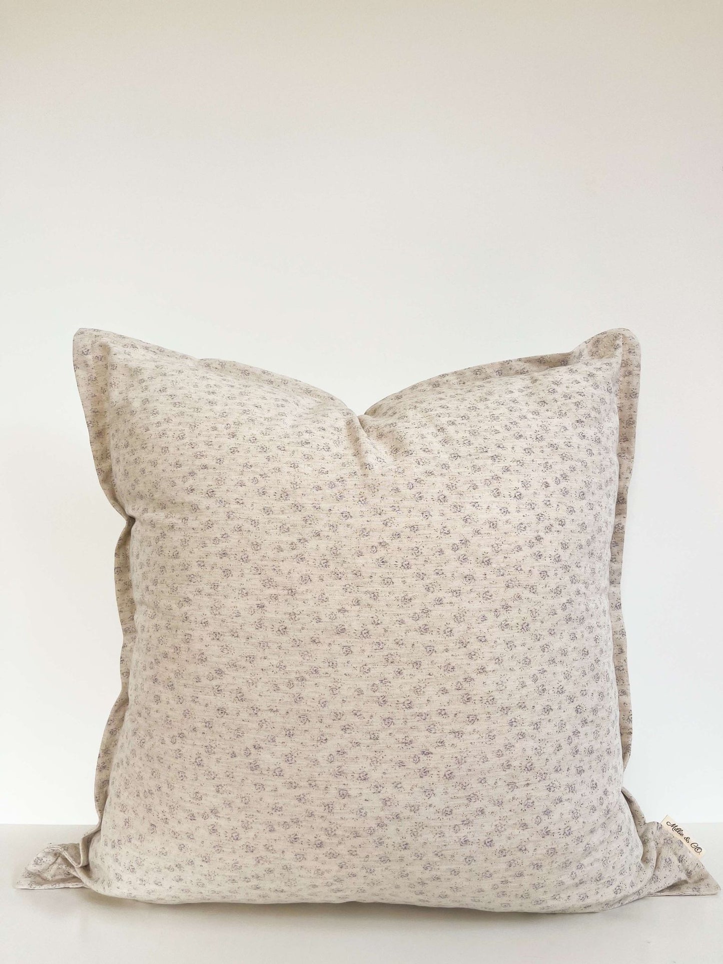 Housse de coussin Séléna | Motif floral estompé couleur lavande
