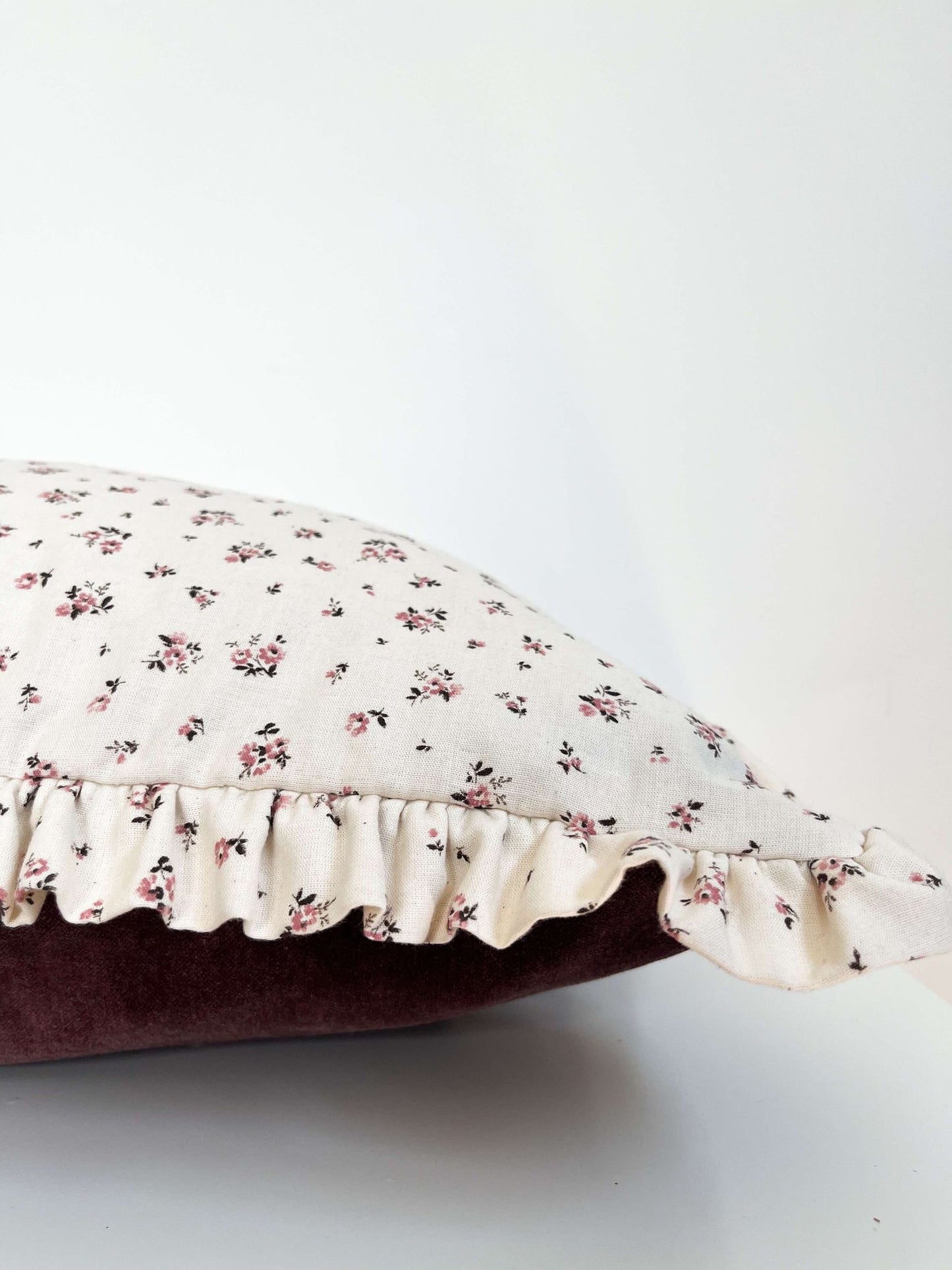 Housse de coussin Lily-Rose réversible | Floral à frisons