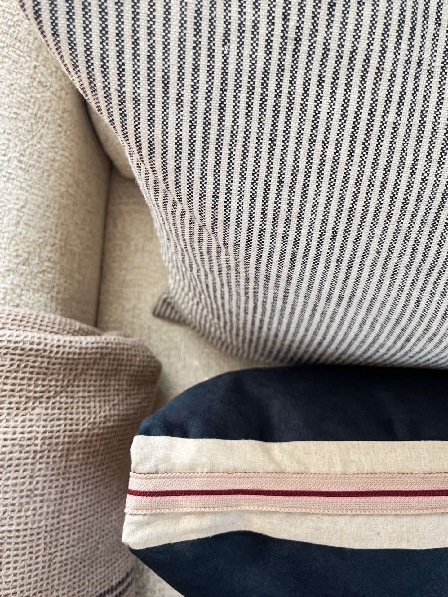 Housse de coussin Joan | Lumbar bleu foncé