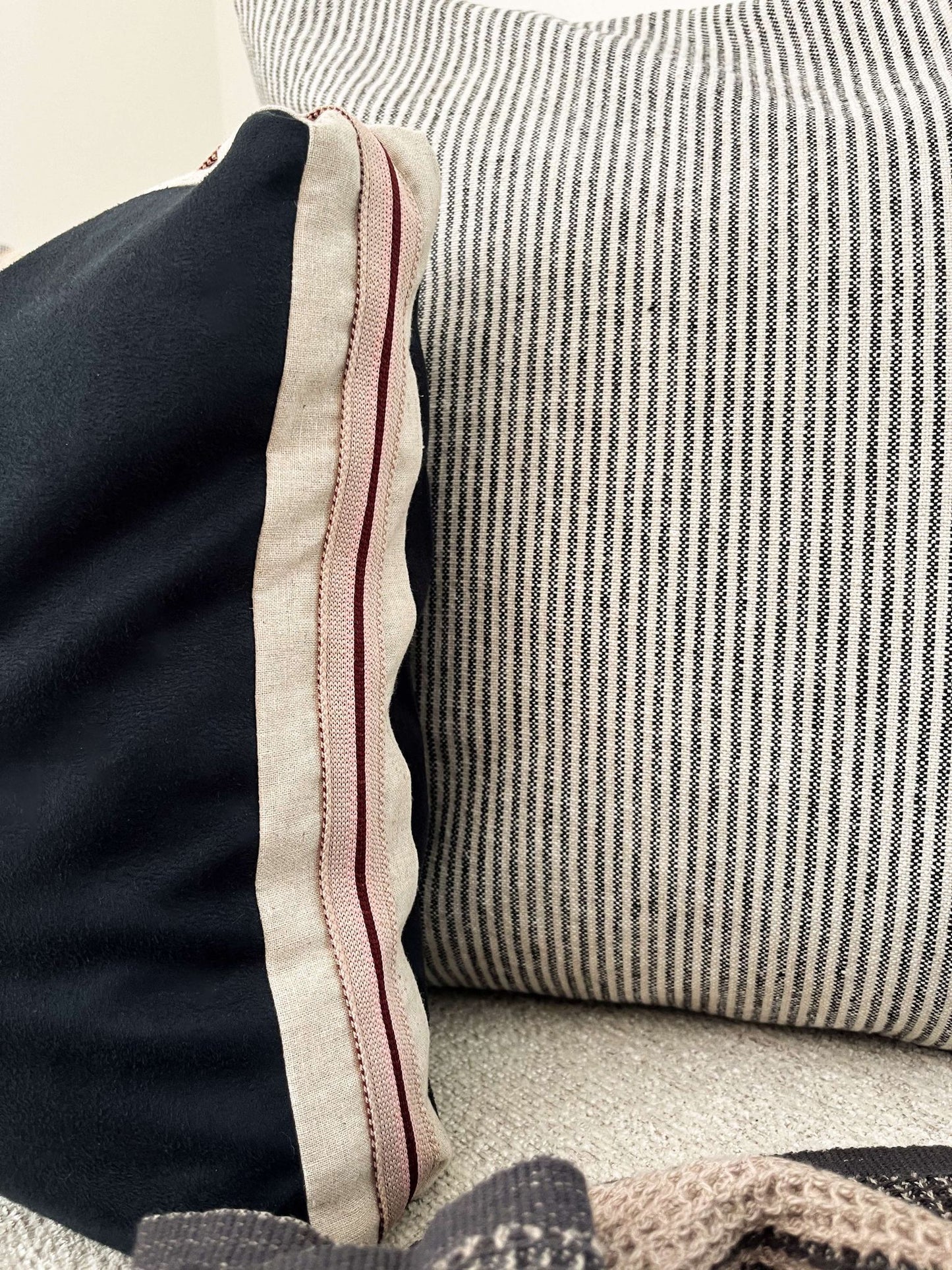 Housse de coussin Joan | Lumbar bleu foncé