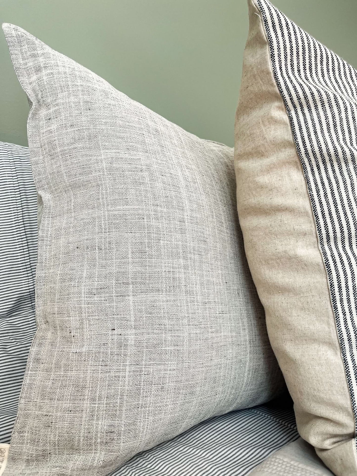 Housse de coussin Lina | Tissage fin neutral avec "brides"