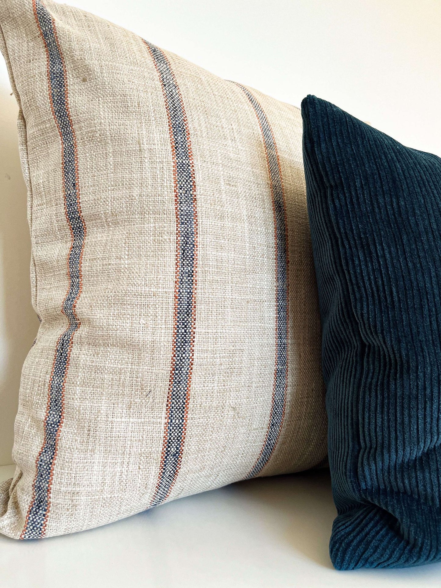 Housse de coussin Morane | Velours côtelé bleu encre