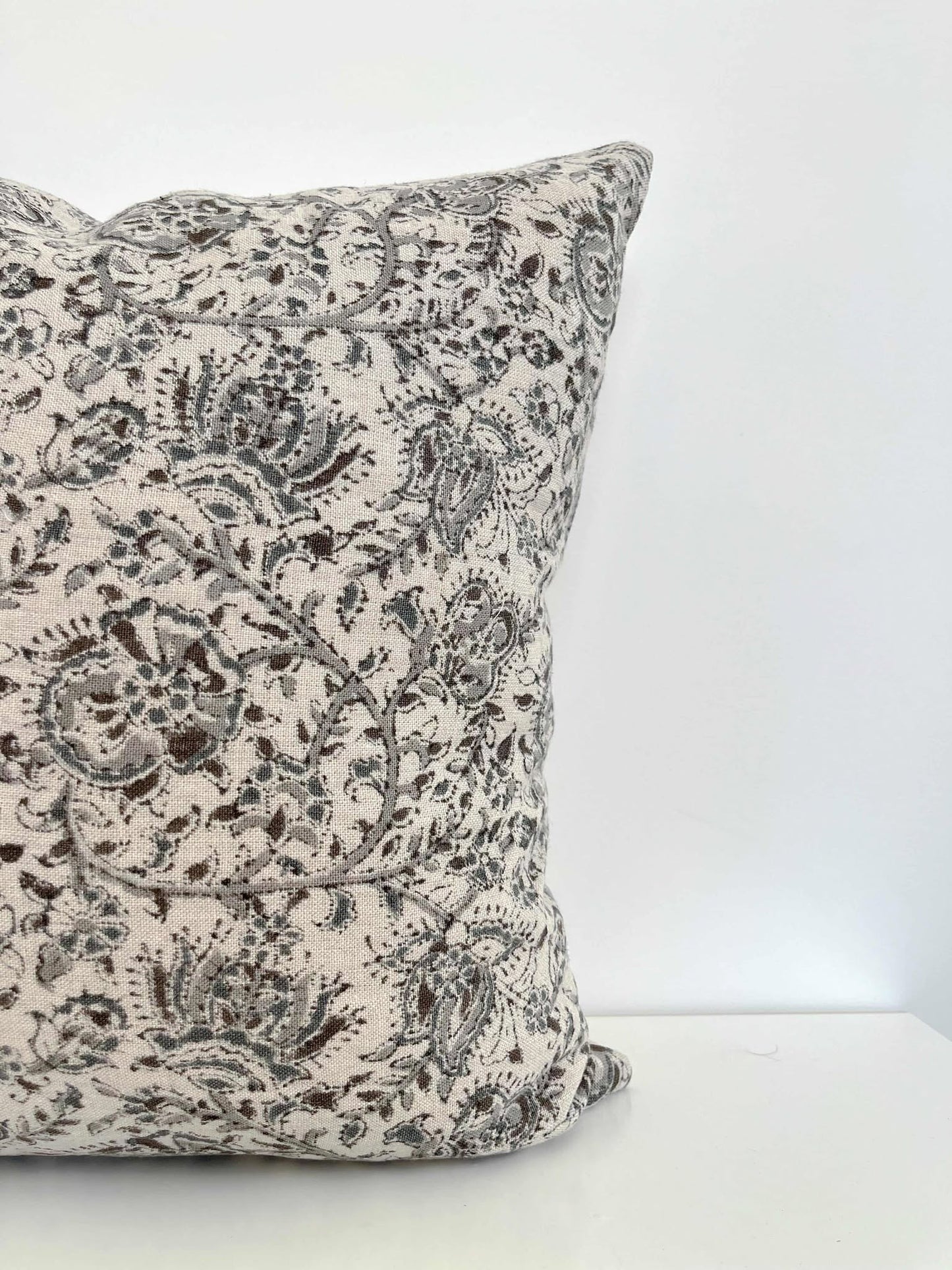 Housse de coussin Aubrey | Imprimé botanique