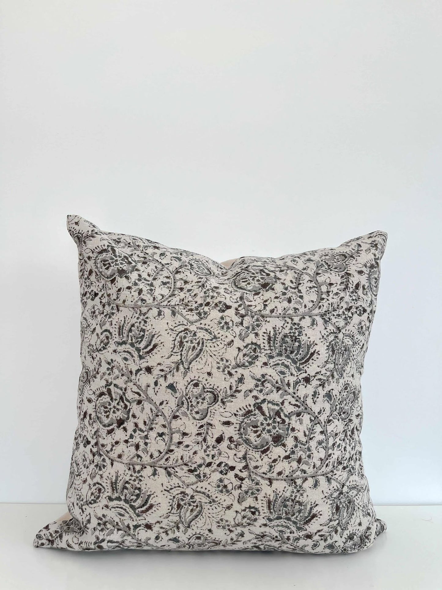 Housse de coussin Aubrey | Imprimé botanique