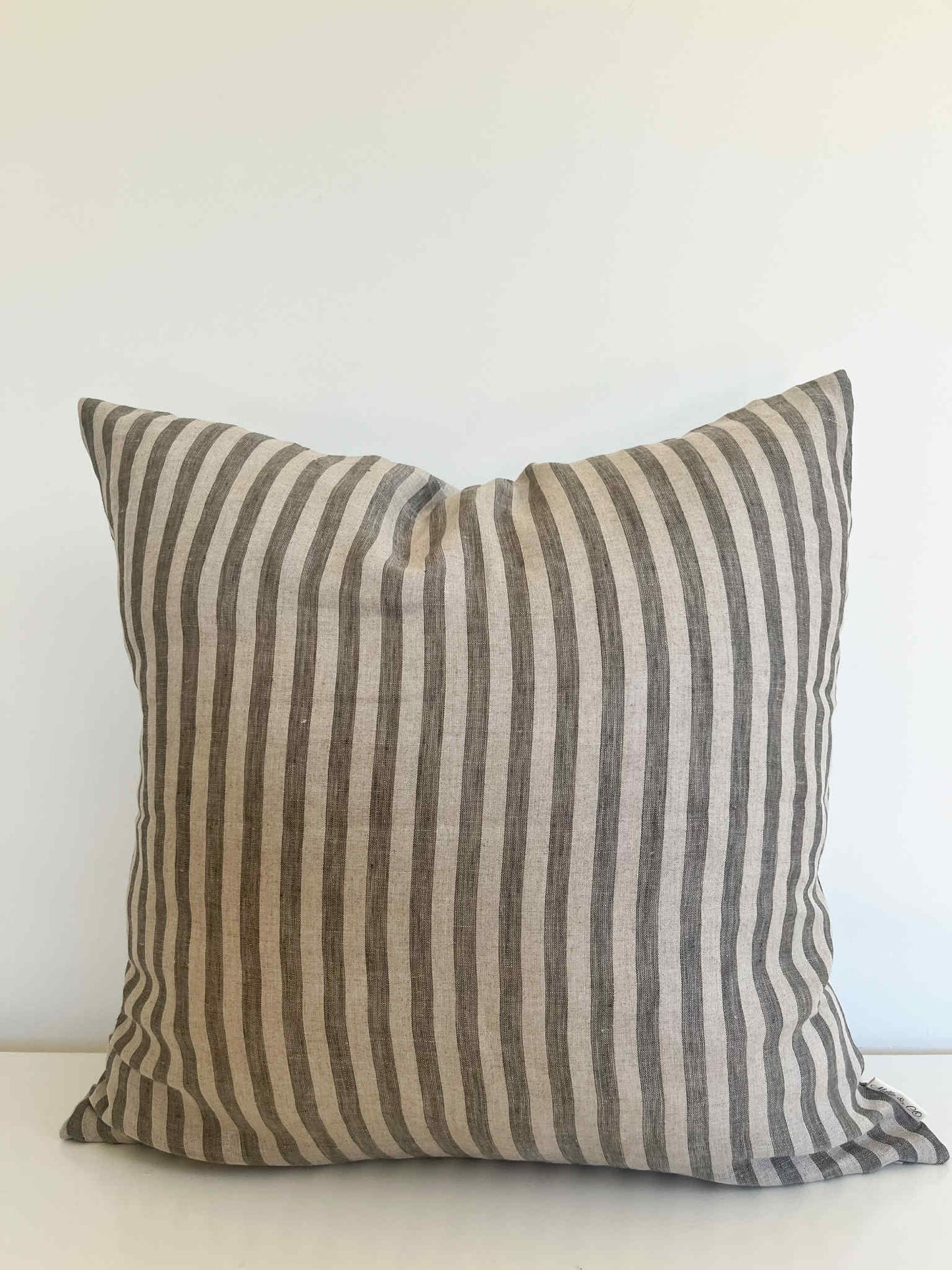 Housse de coussin Lora | 100% lin rayé vert foncé