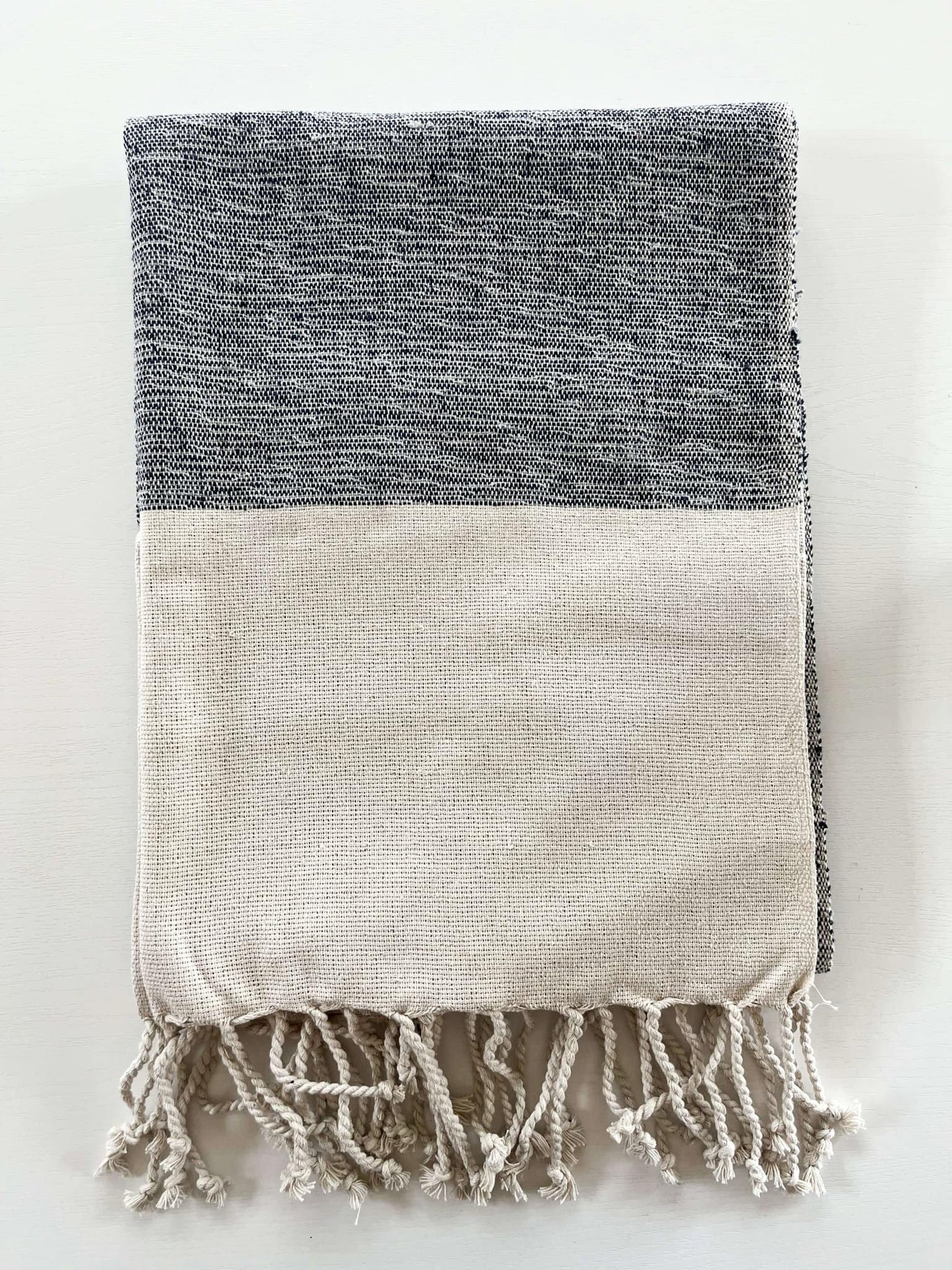 Nina napkin with pretty frills