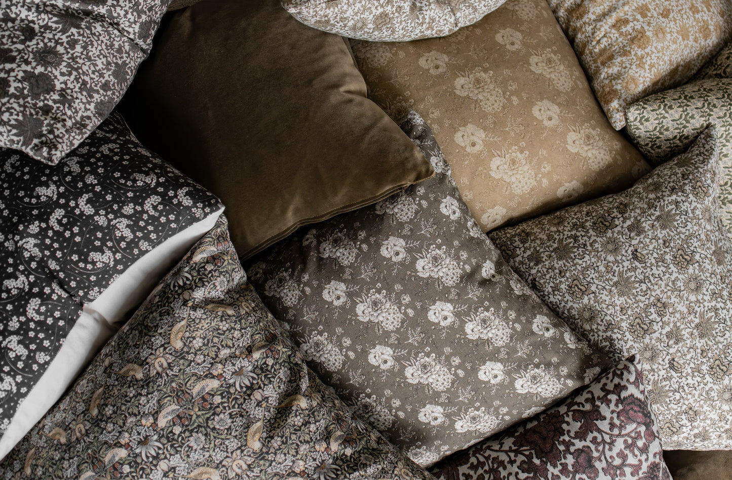 Elysia | Housse de coussin florale vintage