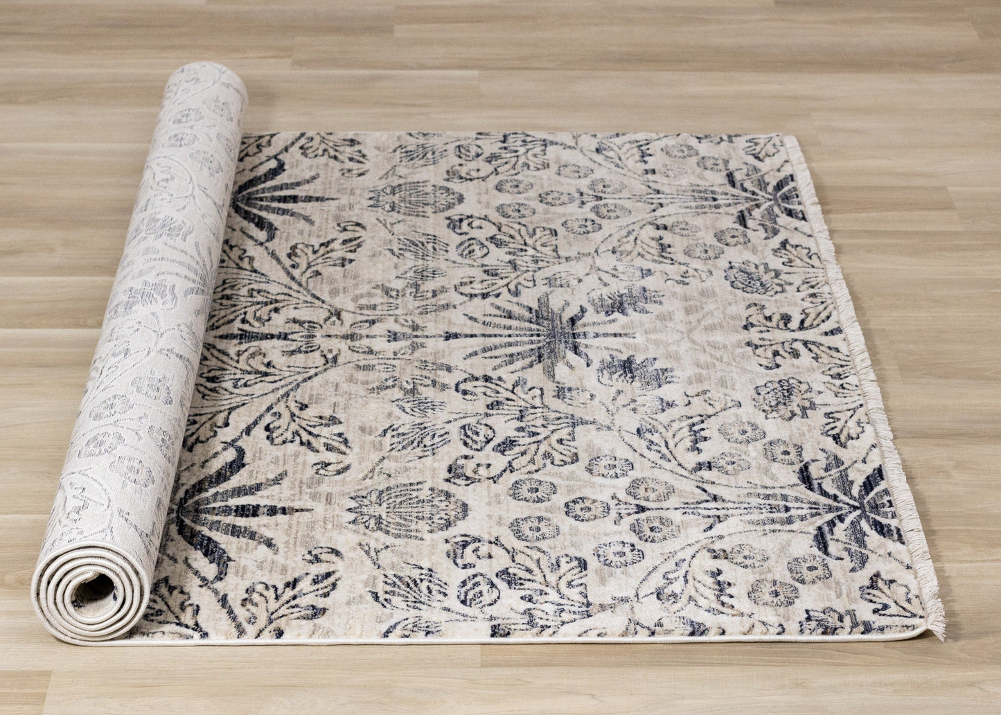 Tapis classique traditionnel crème