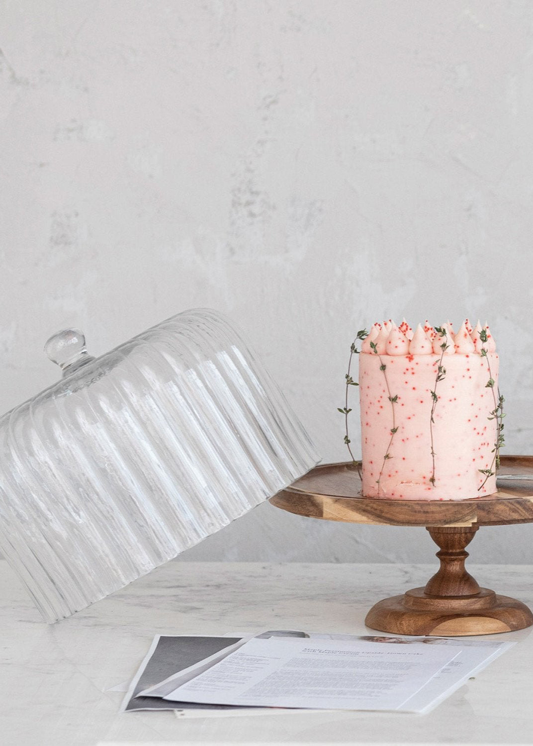 Cloche en verre cannelé