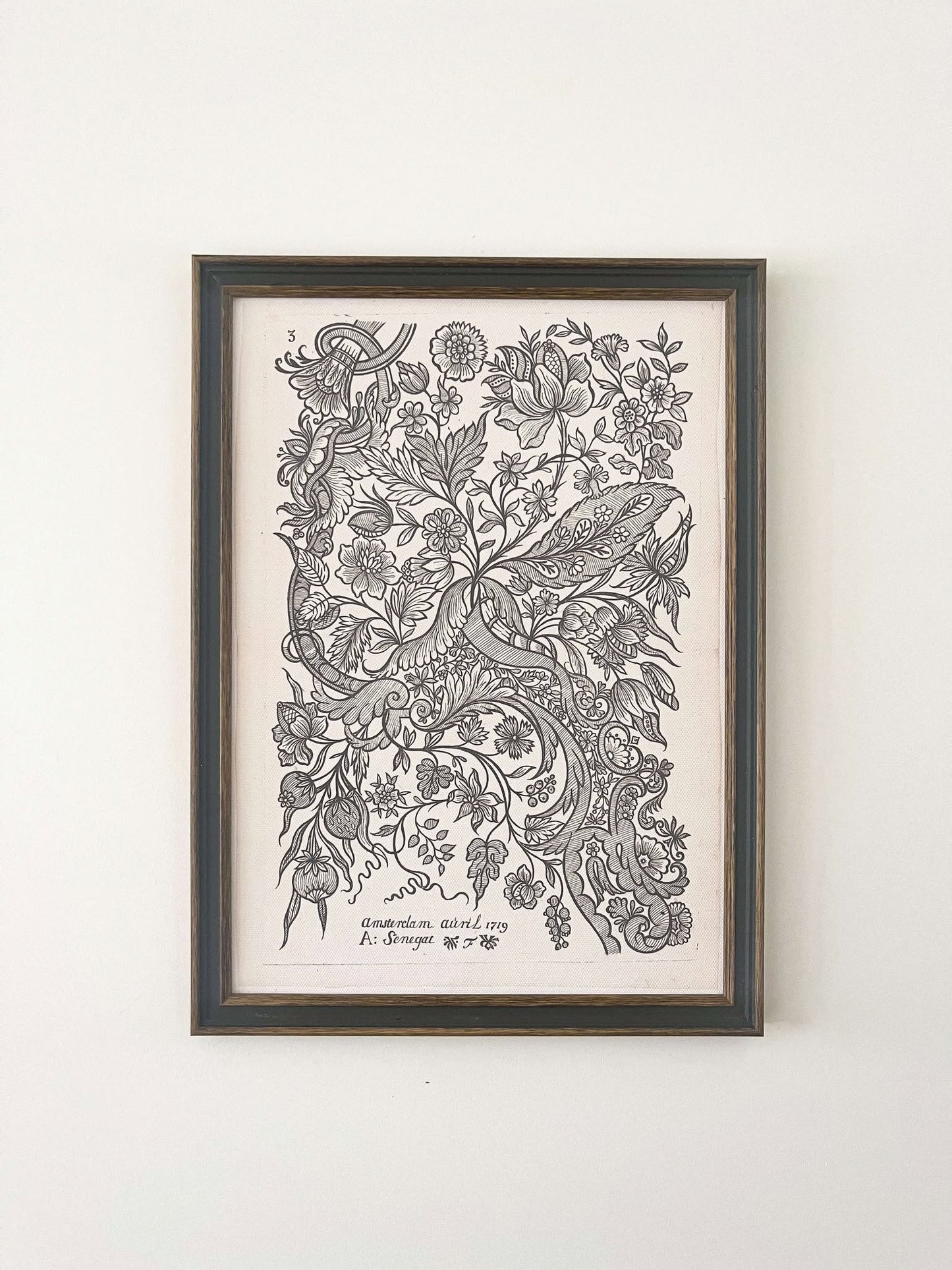 Vintage wall art frame | Paisley Sketch