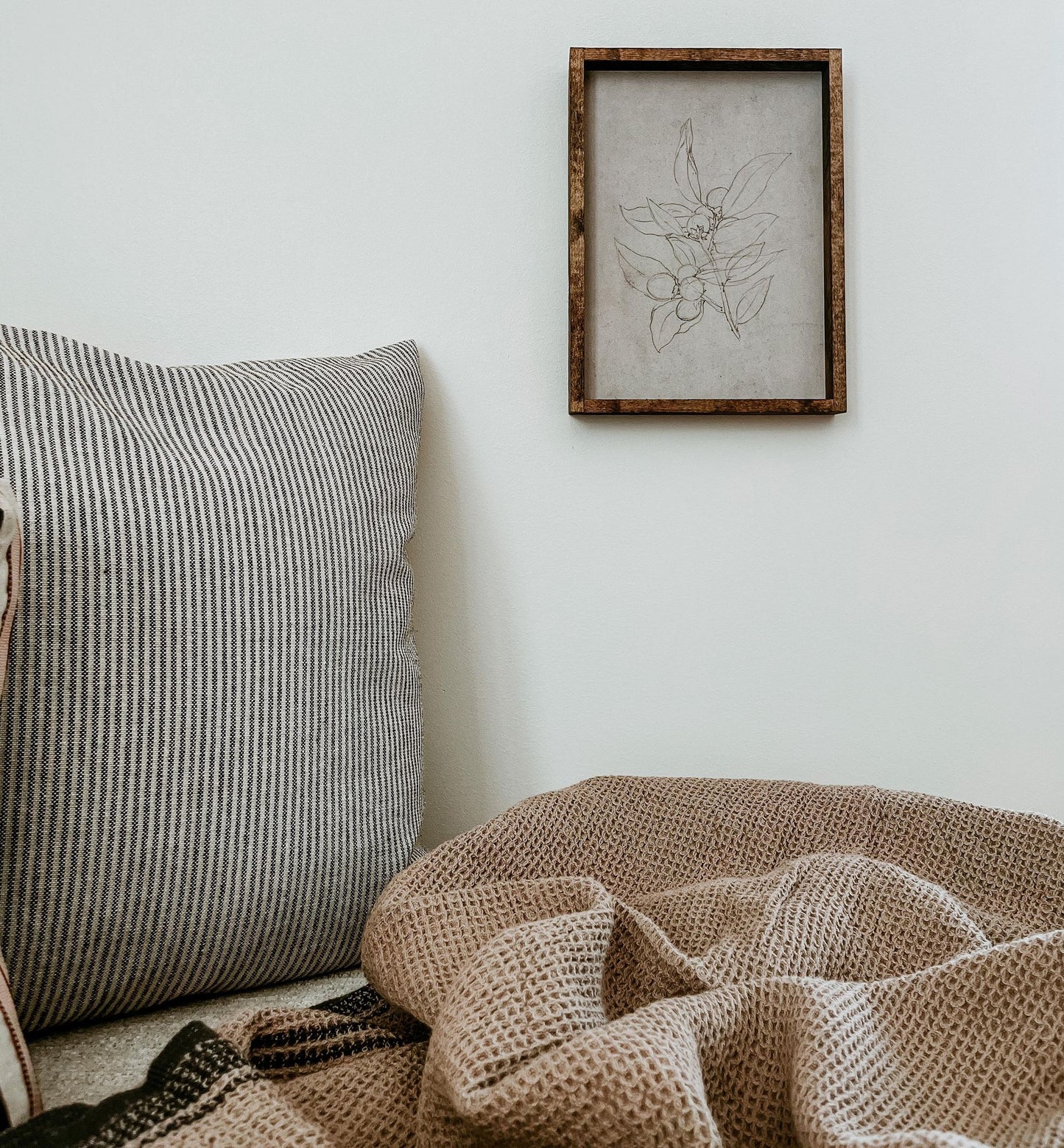 Housse de coussin Mathilde | Ligné bleu foncé