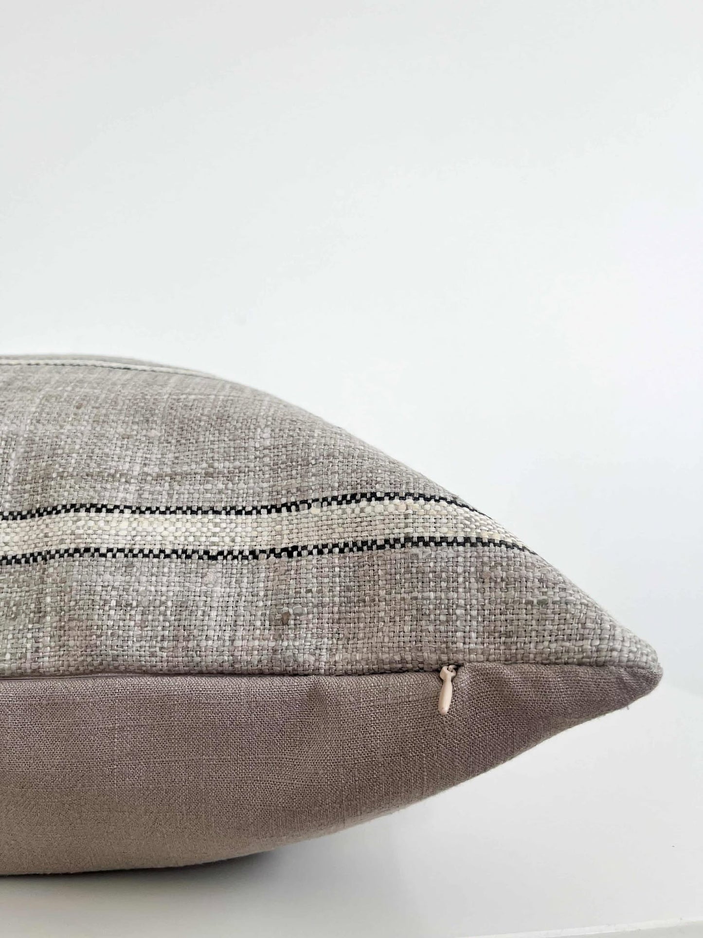 Housse de coussin Macy| Rayé Gris-Greige