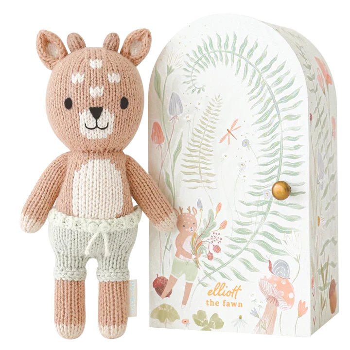 Petit Elliott le faon | Câlins et gentils