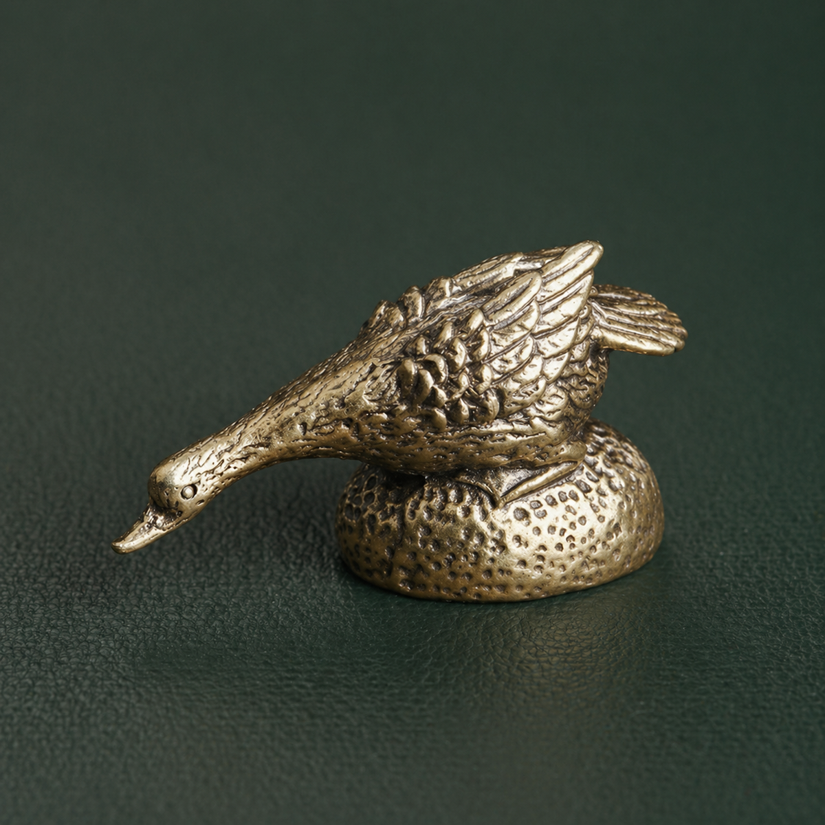 Figurine L'Oie en laiton antique | Collection "Porte-bonheur"