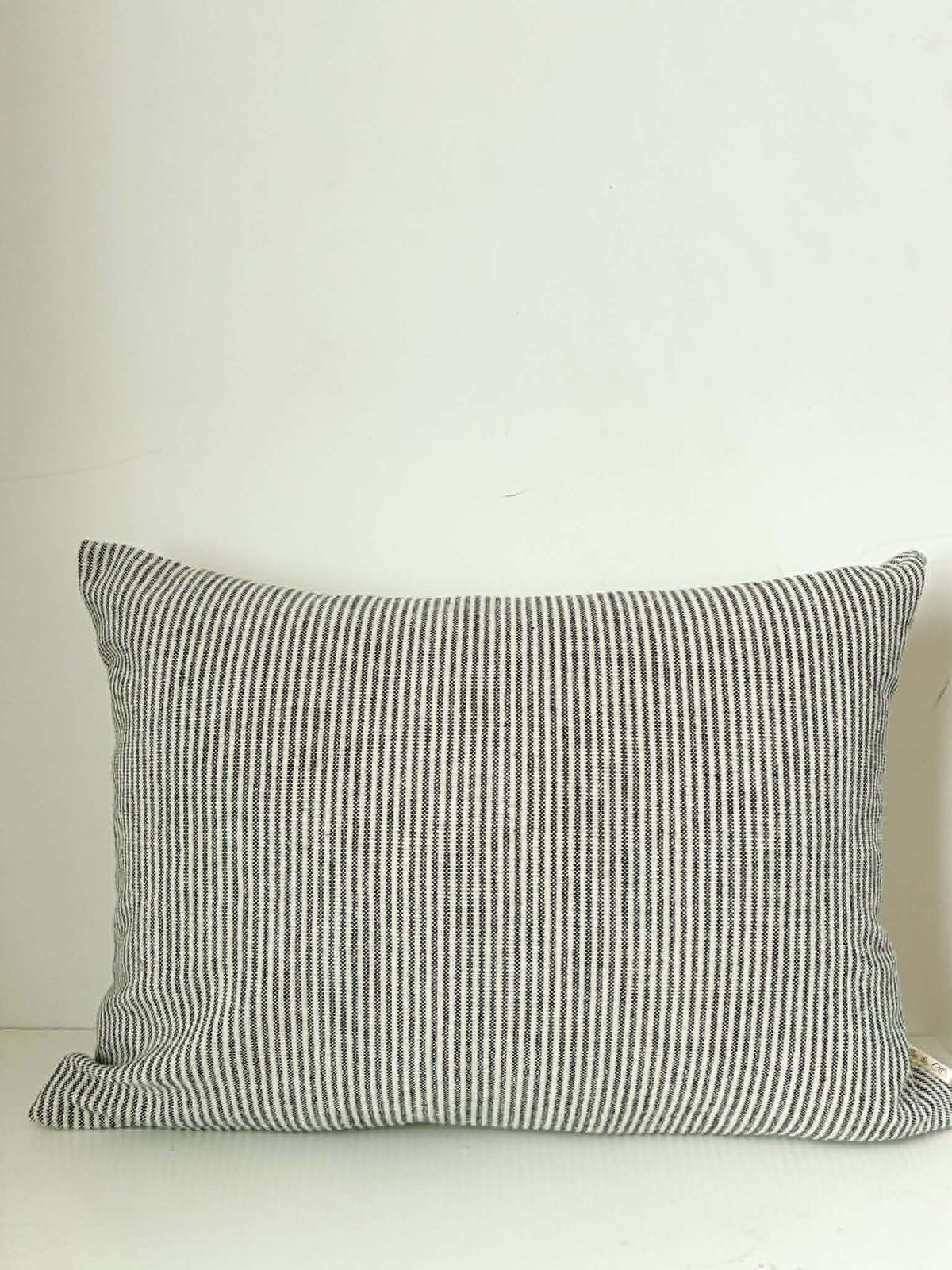 Mathilde cushion cover | Dark blue lined