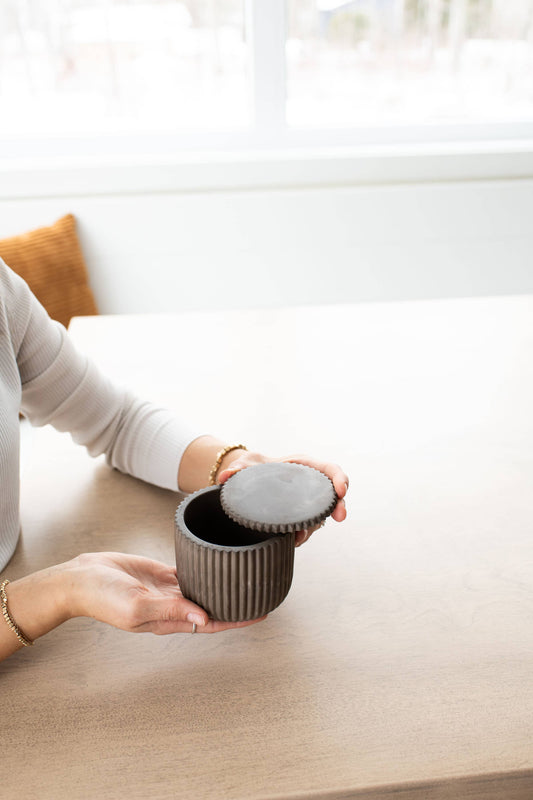 Pot cannelé décoratif avec couvercle  Mocha | Collection Nuances et Terres