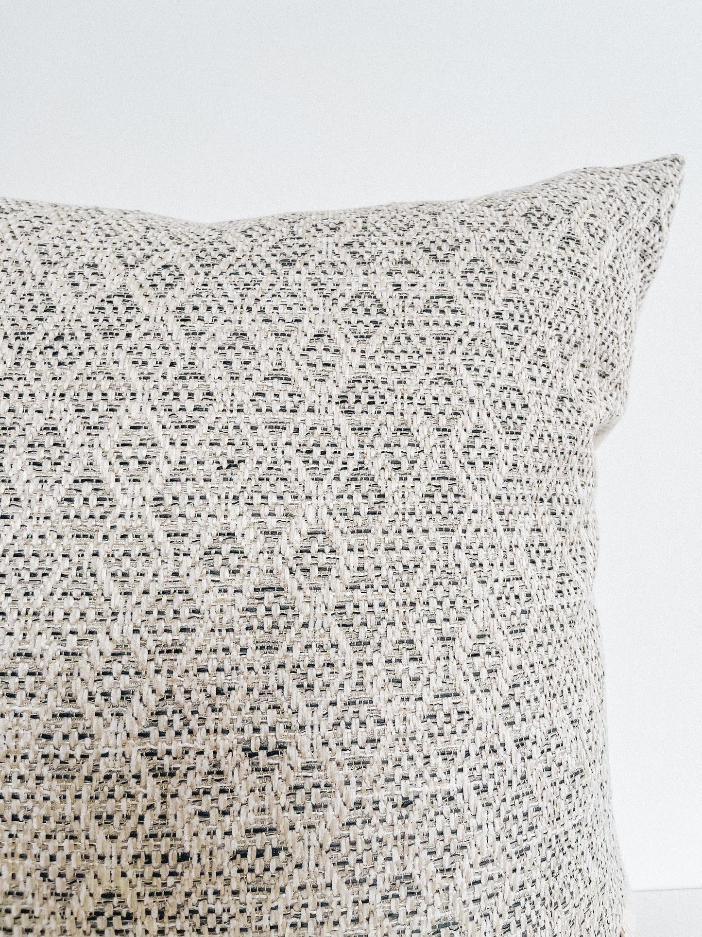 Énola cushion cover 