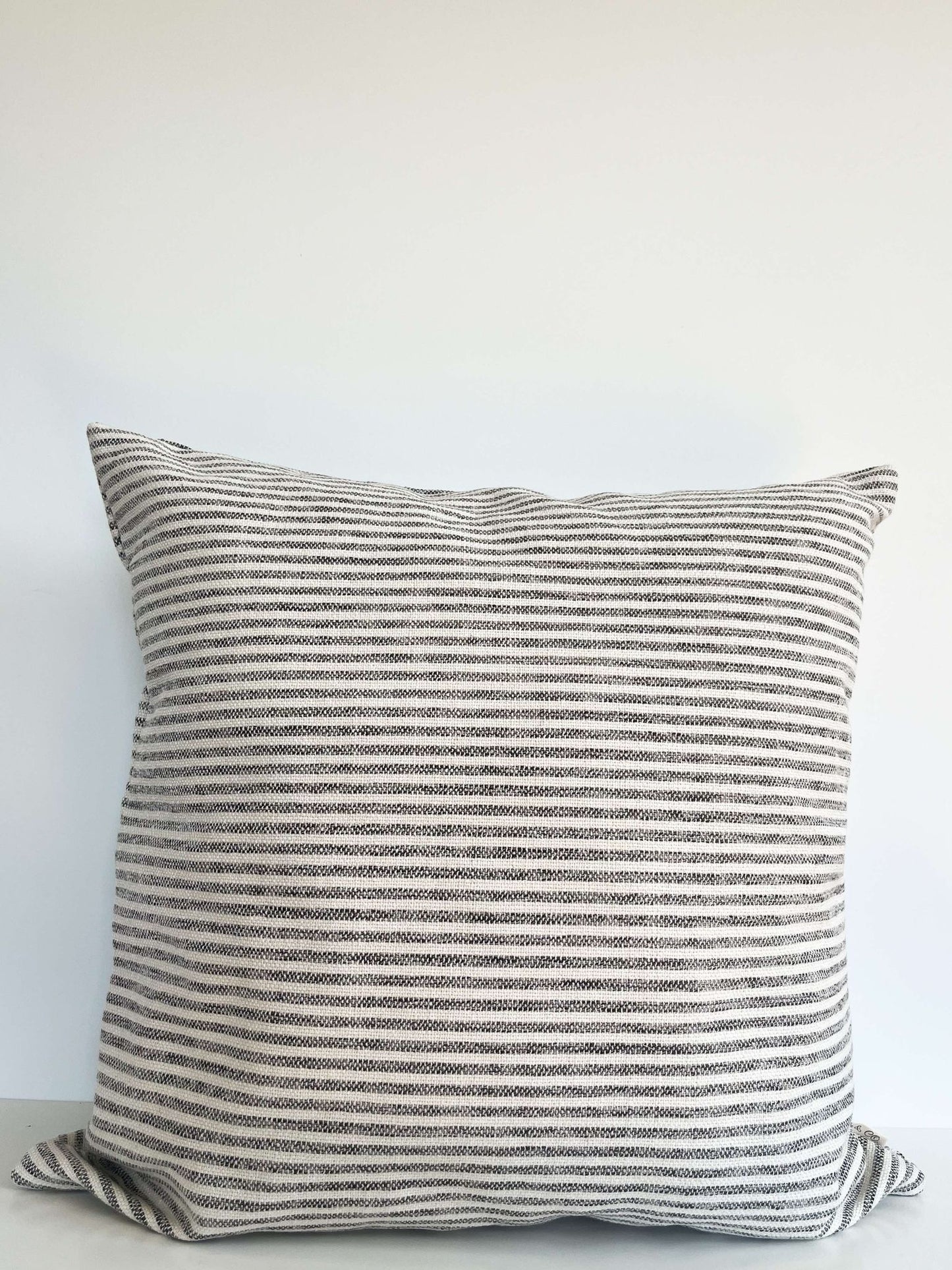 Adèle cushion cover