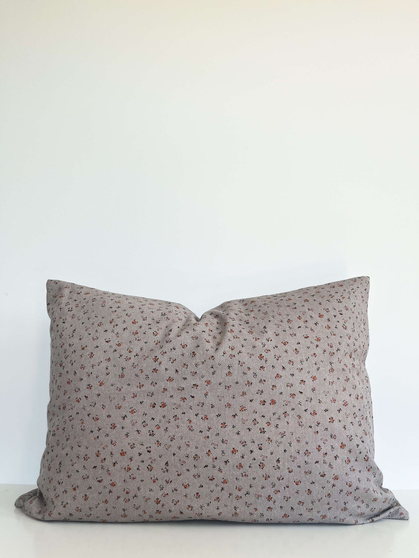 Adèle cushion cover