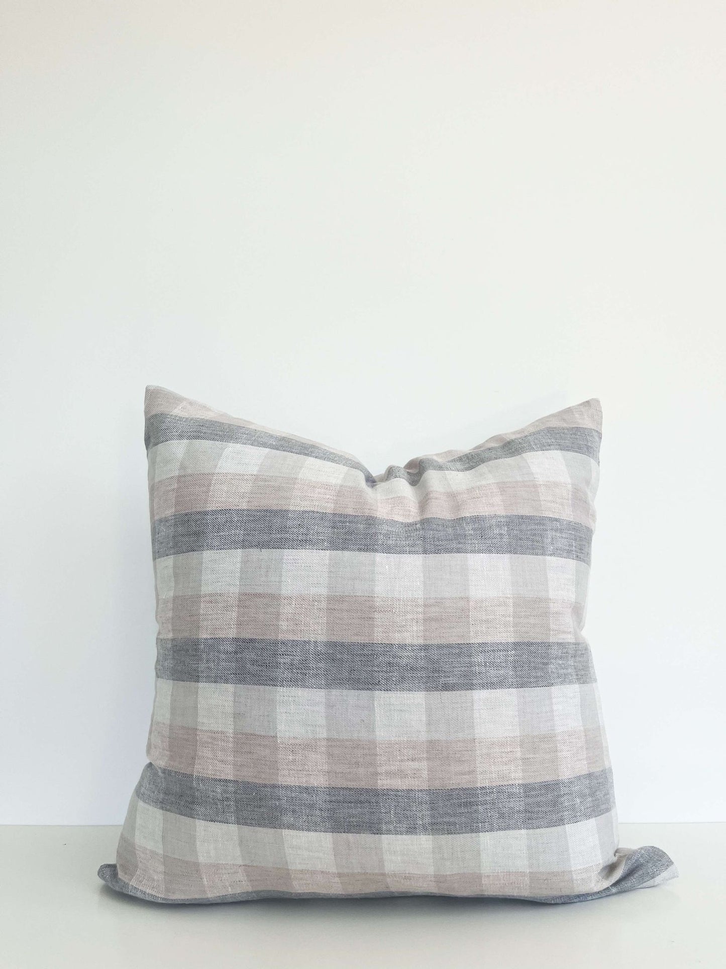 Adèle cushion cover