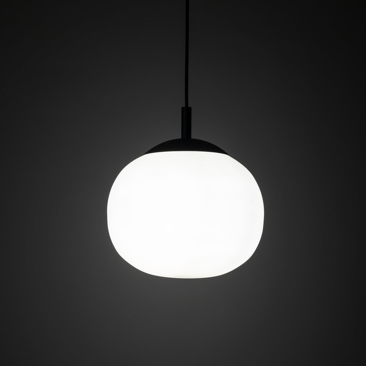 Suspension scandinave en verre blanc | VIBE