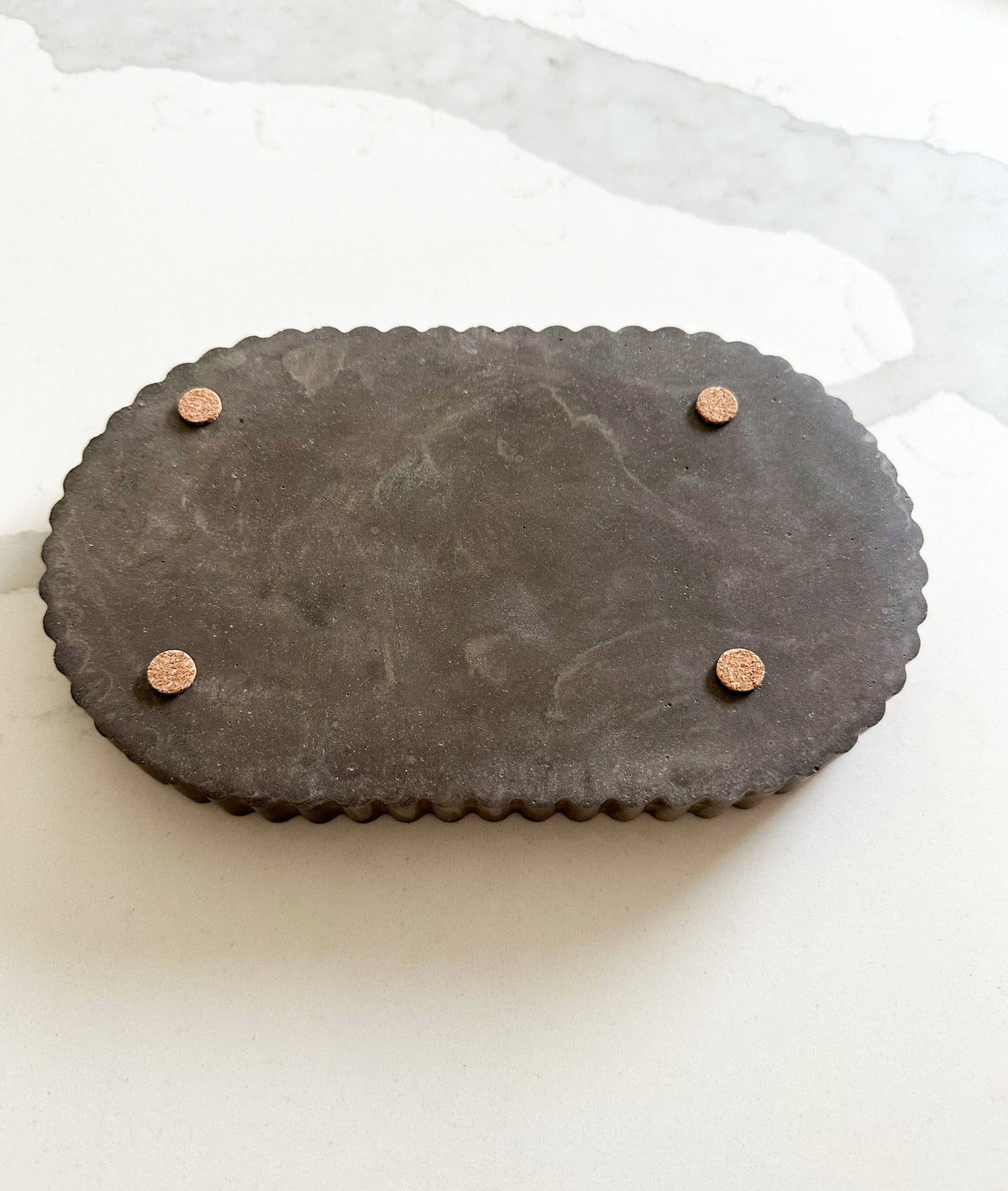 Plateau ovale cannelé Mocha |  Collection Nuances et Terres