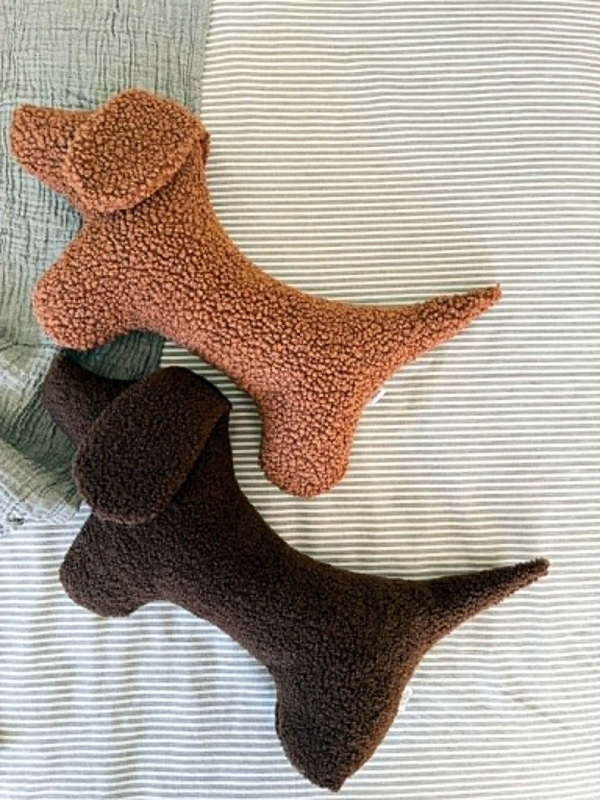 Coussin Peluche Teckel BILLY | Chocolat