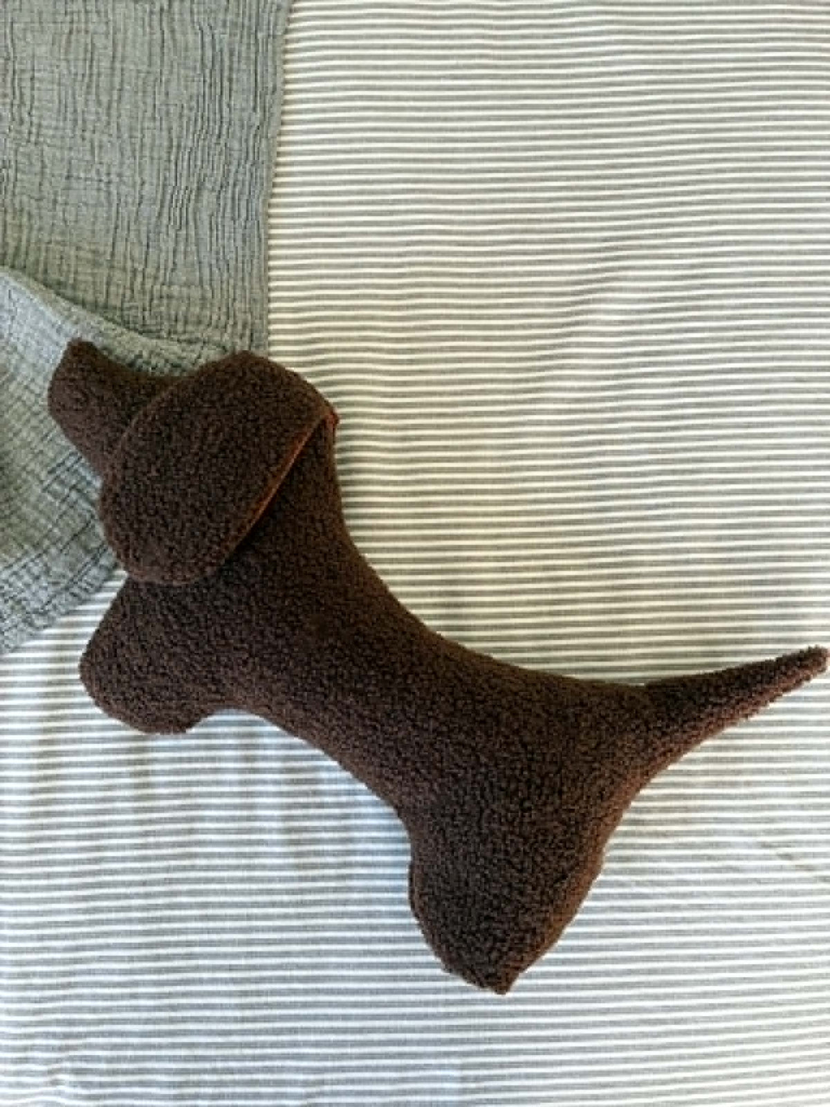 Coussin Peluche Teckel BILLY | Chocolat