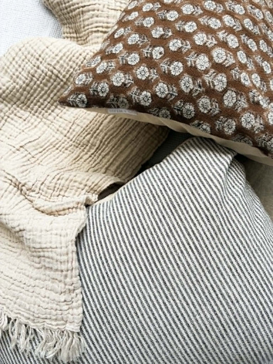 Mathilde cushion cover | Dark blue lined