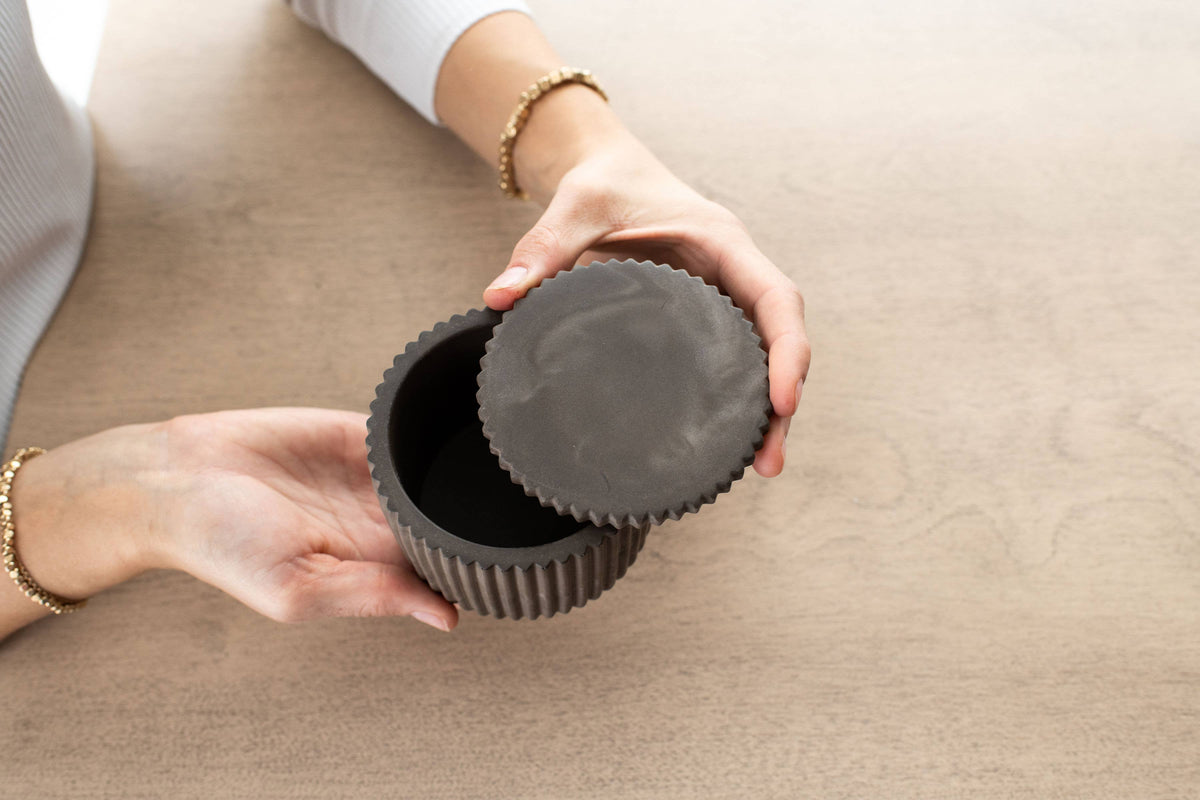 Pot cannelé décoratif avec couvercle  Mocha | Collection Nuances et Terres