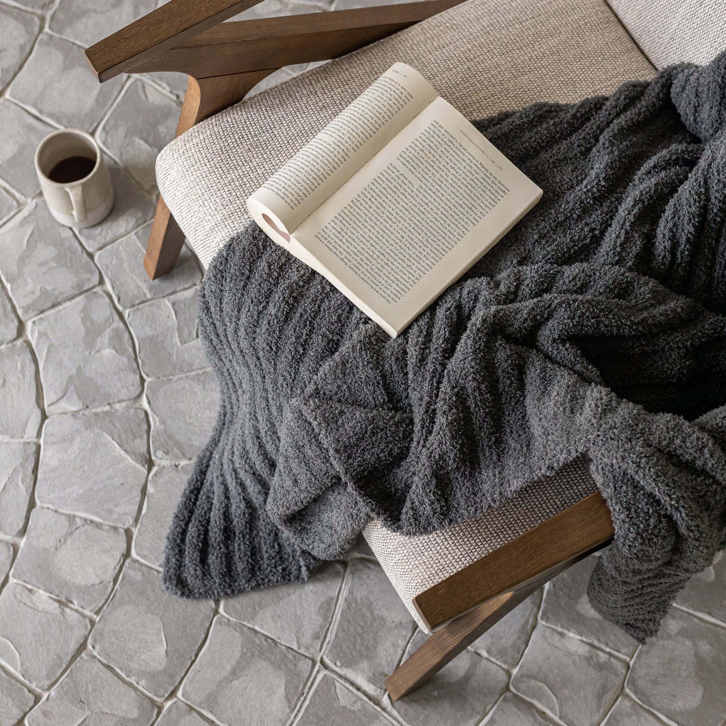 Plaid à rayures couleur gris anthracite