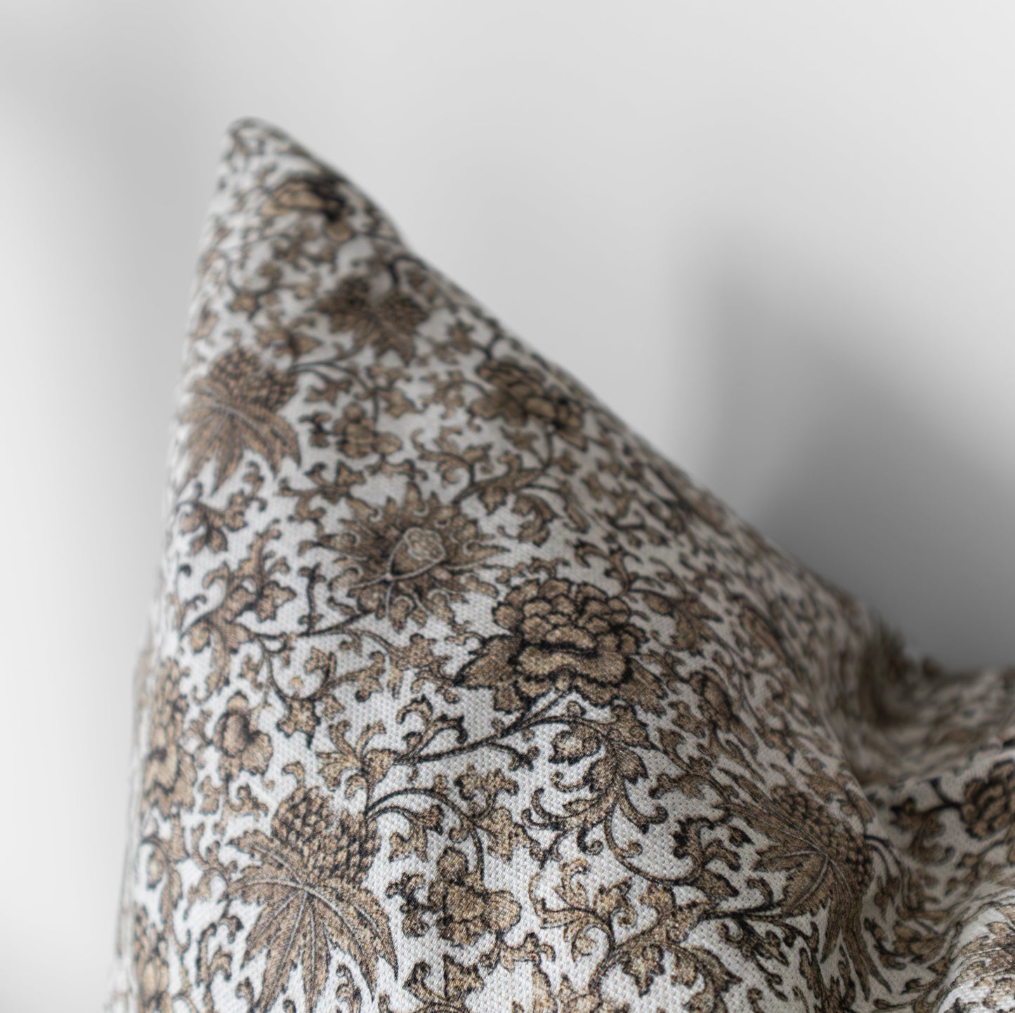 Odessa | Housse de coussin à motif floral vintage