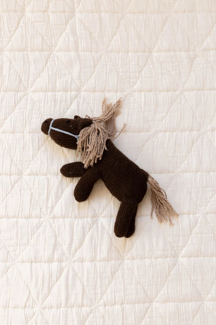 Peluche cheval Hank en tricot laine | Brun chocolat