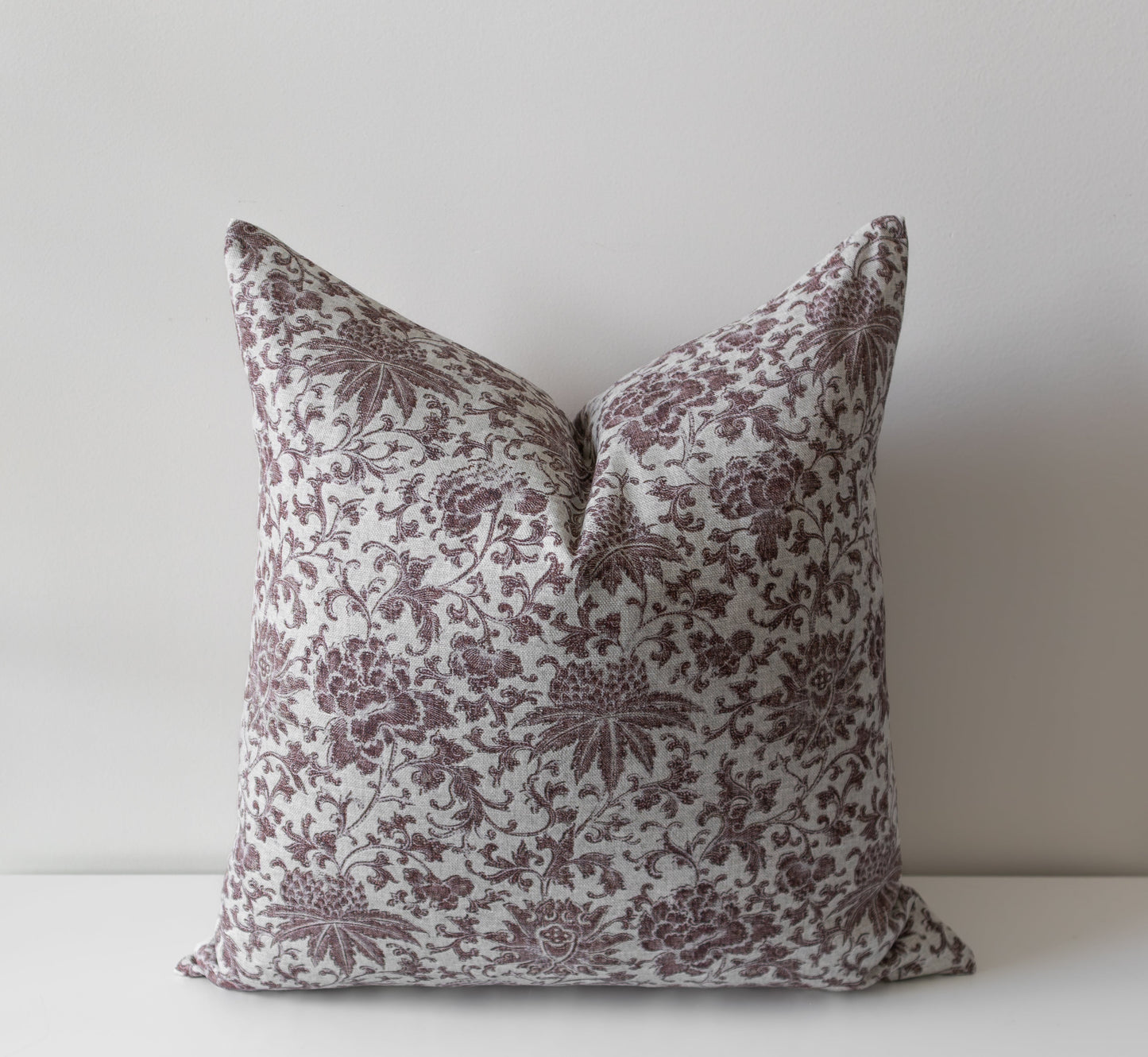 Housse de coussin florale vintage  |  Lyra