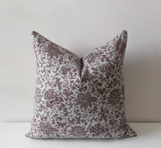Housse de coussin florale vintage  |  Lyra