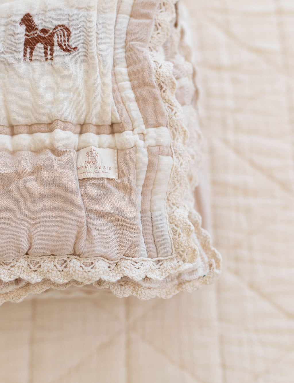 Quilt couverture Petit cheval| Beige rosé