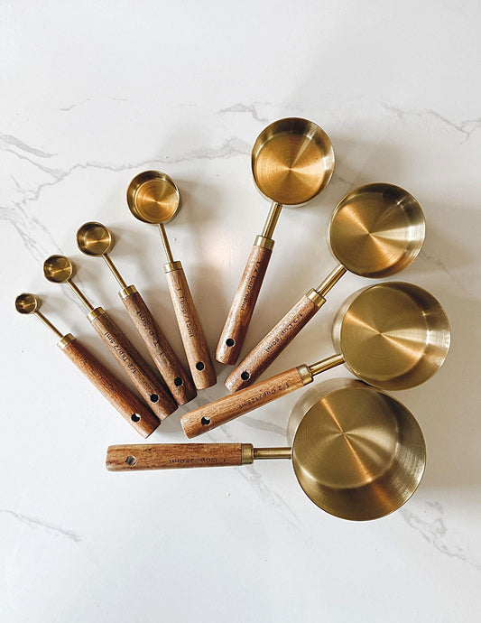 Tasses à mesurer en bois et or | Lot de 8