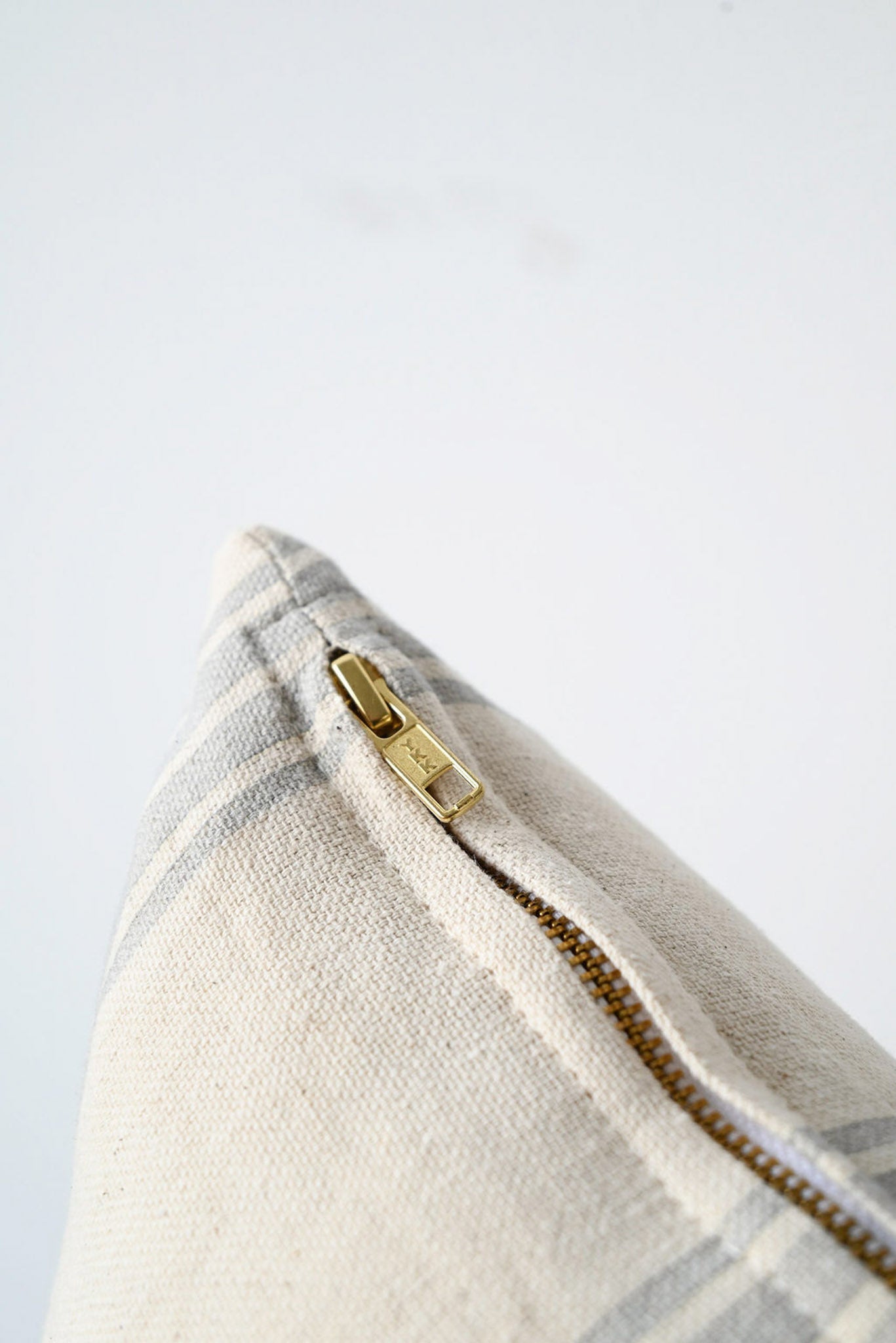 Housse de coussin ABBIE