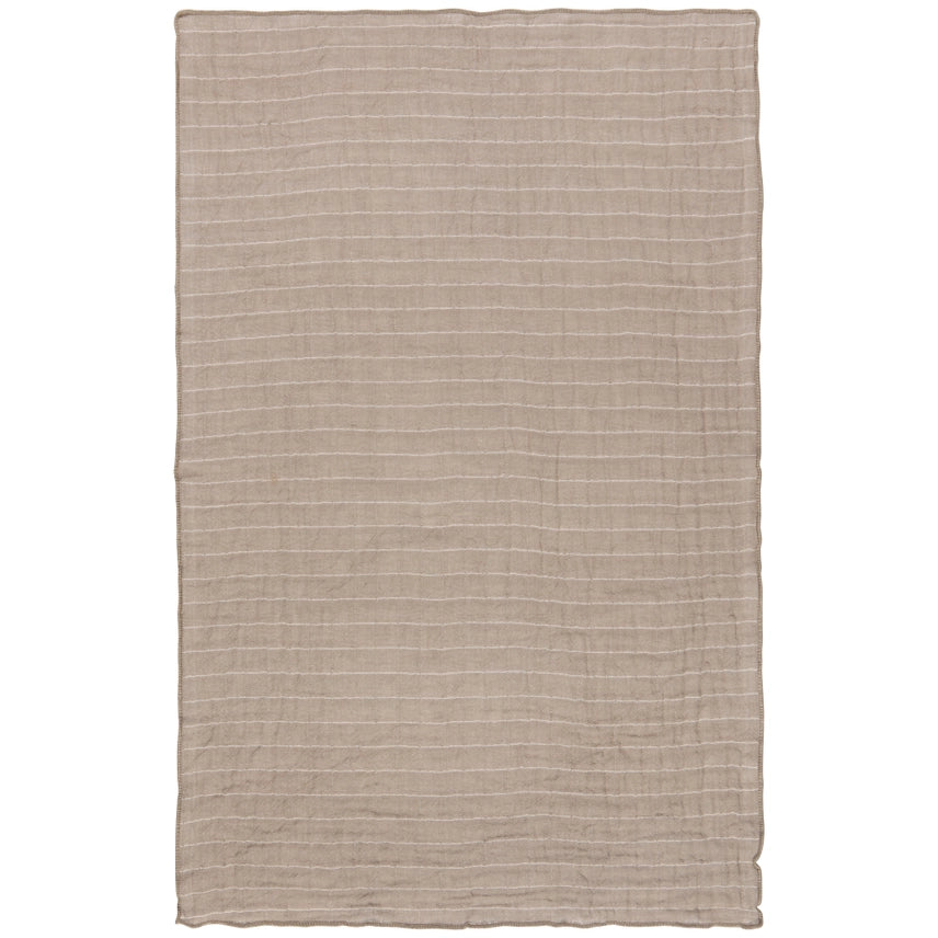 Nina napkin with pretty frills