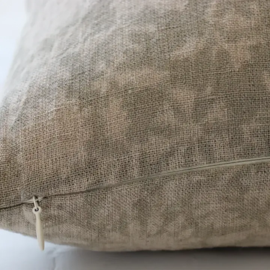 Housse de coussin Augustine |  Imprimée à la main motif laurier