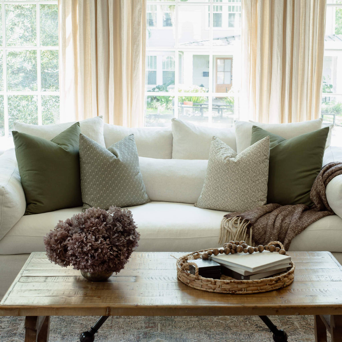 Housse de coussin Sylvie | Motif floral vert sauge