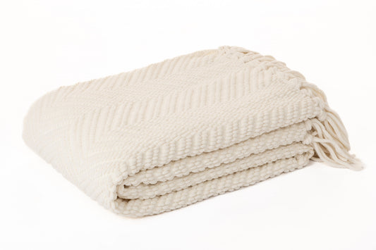 Jeté en chenille ivoire à motif chevron Emy
