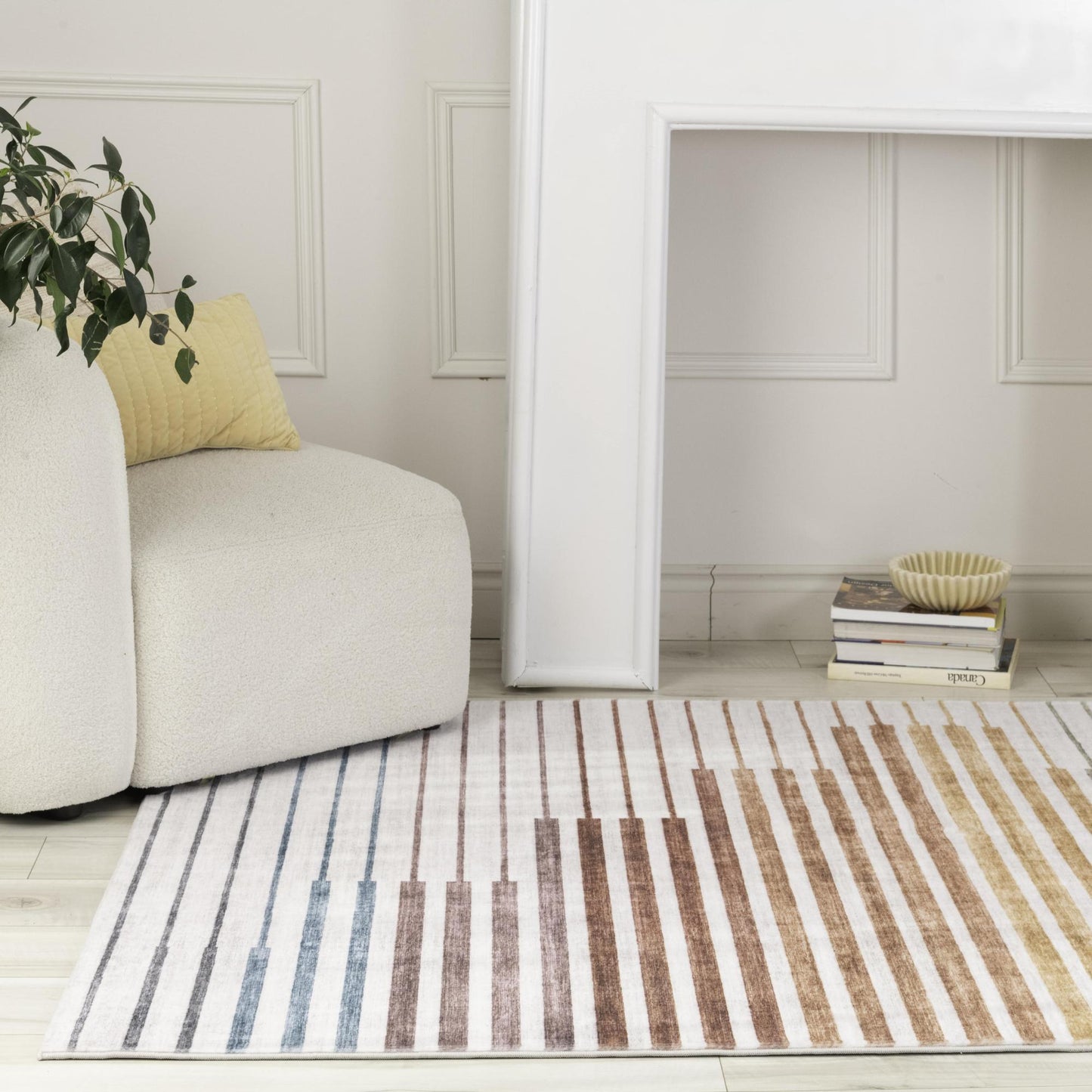 Tapis blanc abstrait à rayures colorées et arc-en-ciel | Eclipse