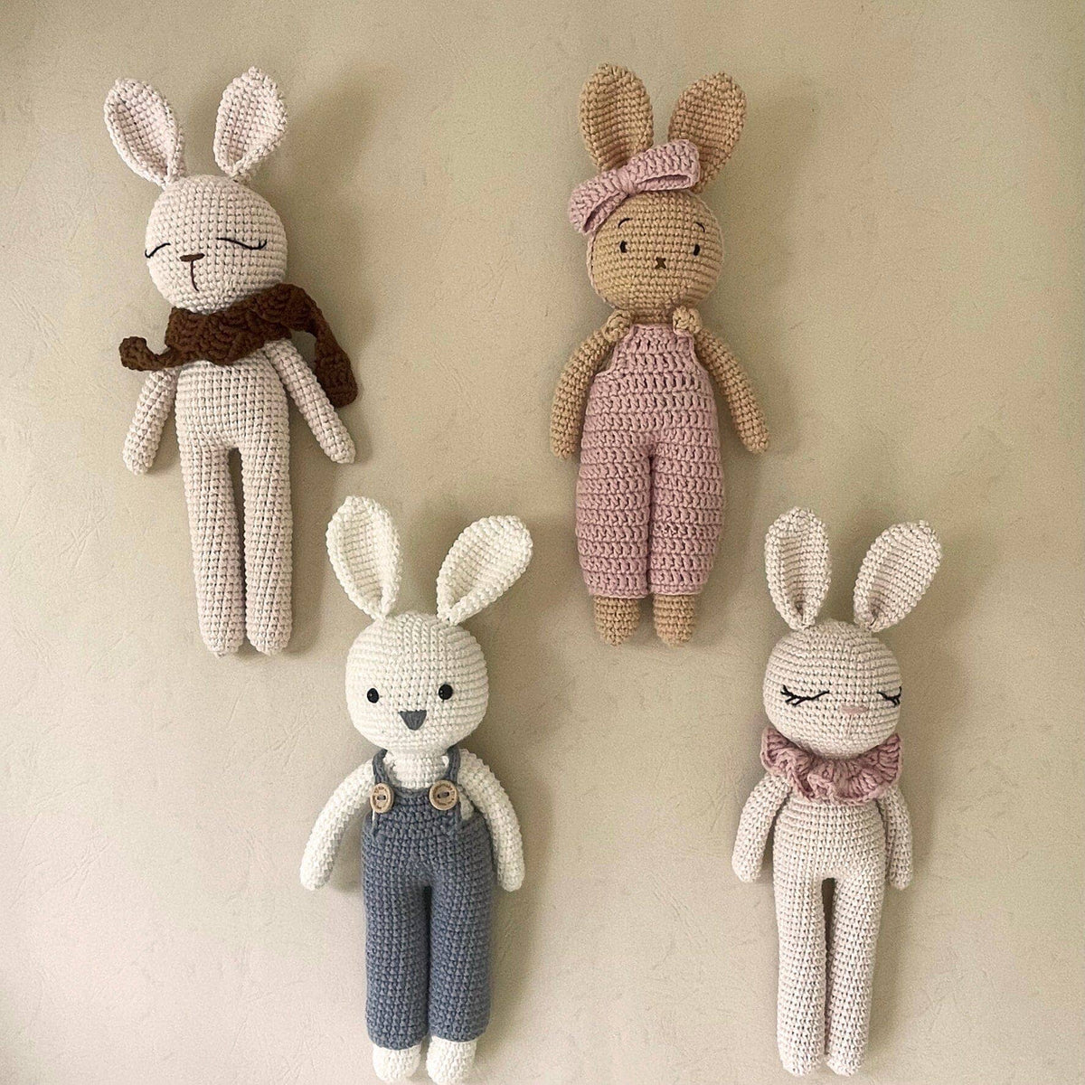 Peluche Lapin Adrian | Confectionnée à la main crochet