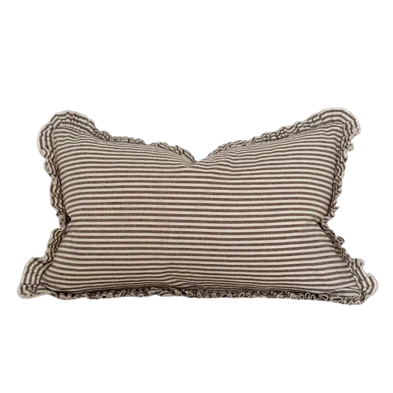 Housse de coussin Isabeau à volants en coton | Rayure marron foncé