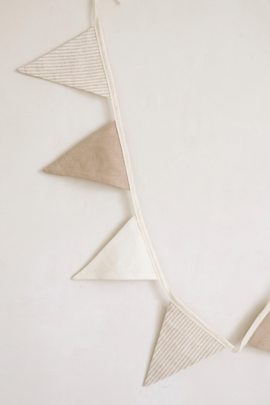 Beige striped linen garland: 8 Flags