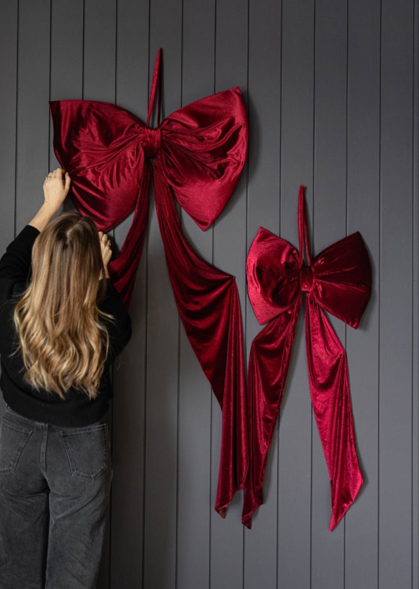 Nœud papillon surdimensionné en velours rouge foncé