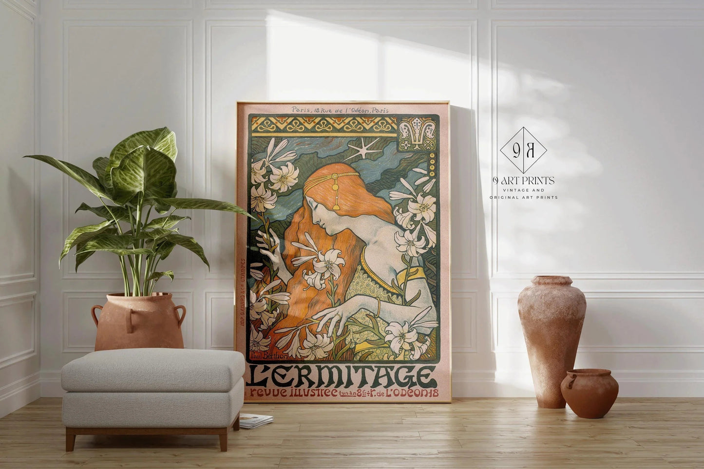 Paul Berthon - L'Ermitage Art Nouveau Print : Lignes fluides et lys
